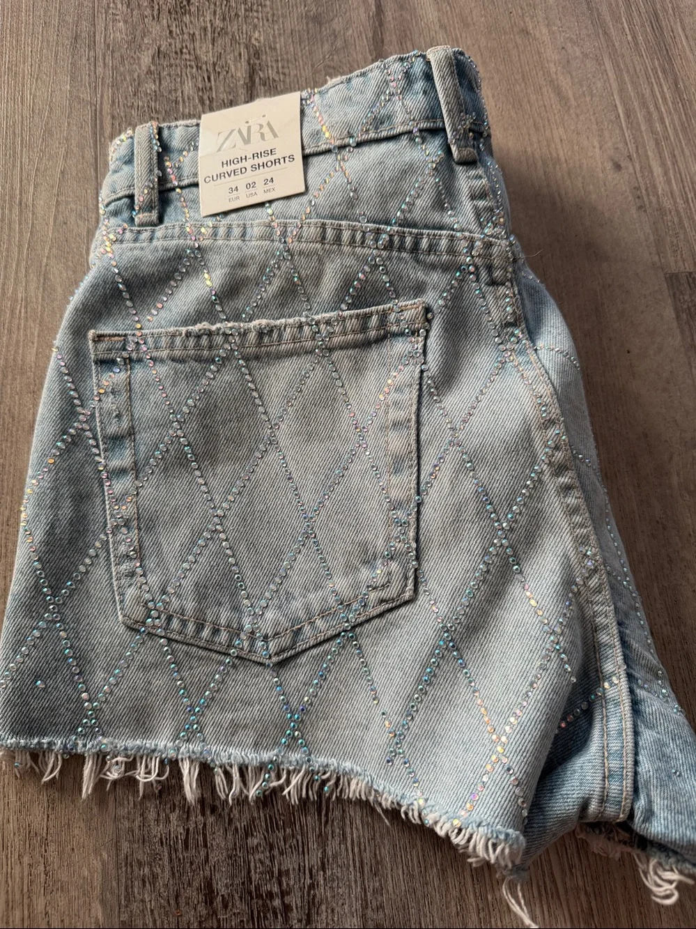 ZARA Light Wash Quilted Denim Shorts with Frayed Hem